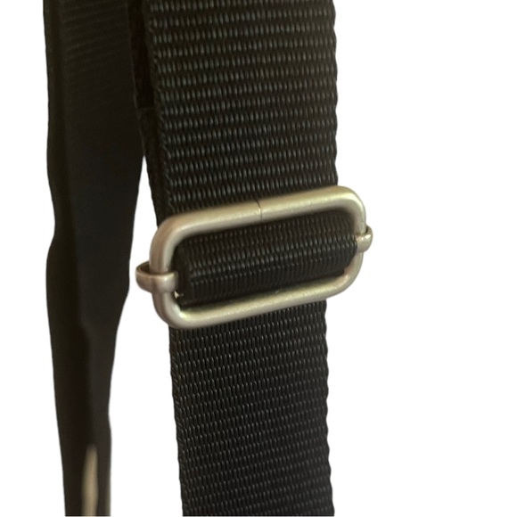 Baggallini cross body bag excellent condition multiple zipper compartments black - Picture 4 of 7